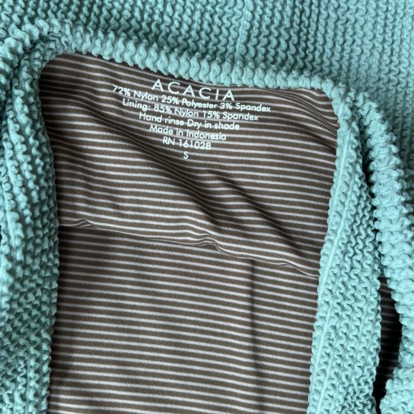 Acacia river one piece - Picture 3 of 3